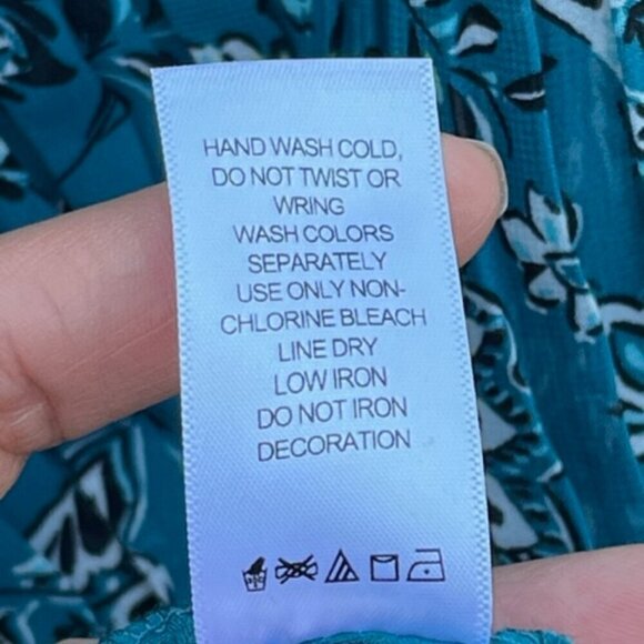 Woman Within NWOT Embellished Pleated Blouse Blue Floral Flare Sleeve Plus 18/20 - Picture 6 of 8